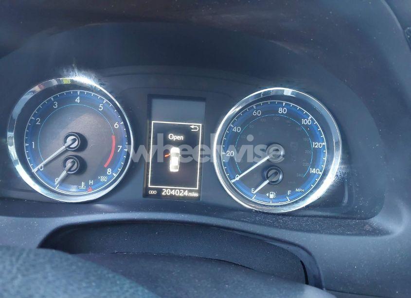 Photo 7 of 2019 Toyota Corolla SE (VIN 5YFBURHE1KP878790)