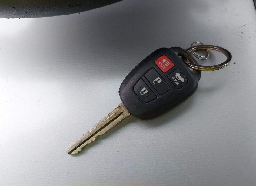 Photo 11 of 2019 Toyota Corolla LE (VIN 5YFBURHE1KP886047)