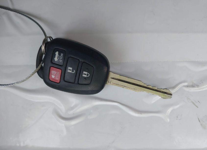 Photo 11 of 2019 Toyota Corolla LE (VIN 5YFBURHE1KP890597)