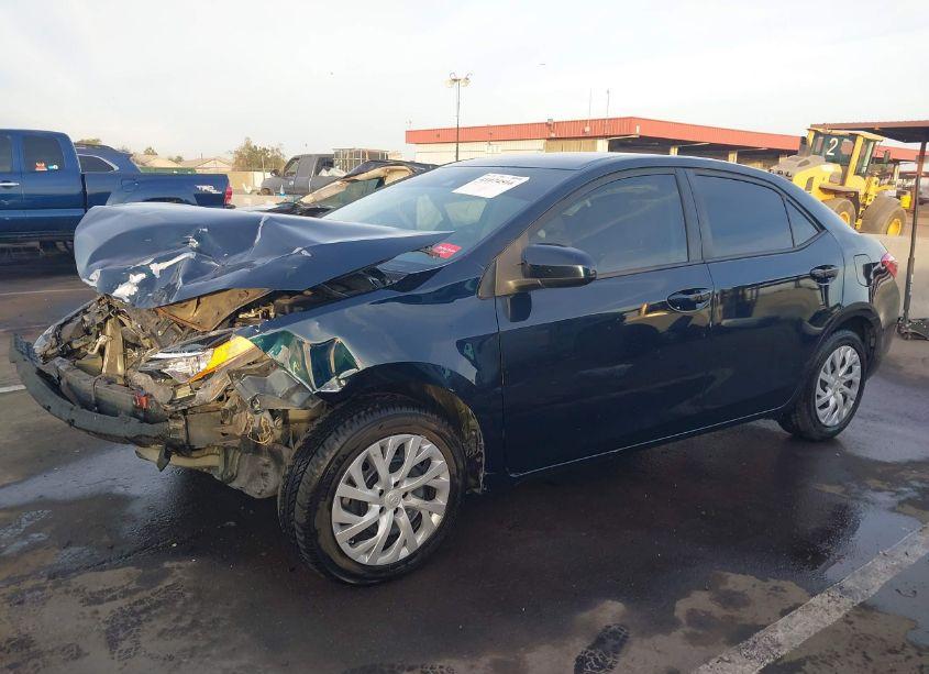 Photo 2 of 2019 Toyota Corolla LE (VIN 5YFBURHE1KP890597)