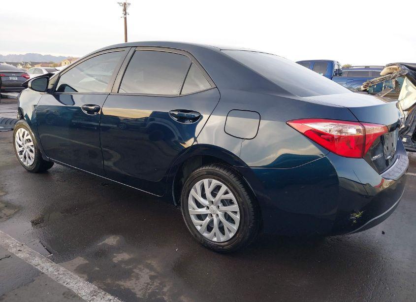 Photo 3 of 2019 Toyota Corolla LE (VIN 5YFBURHE1KP890597)