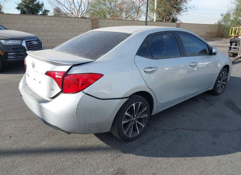 Photo 4 of 2019 Toyota Corolla SE (VIN 5YFBURHE1KP891040)