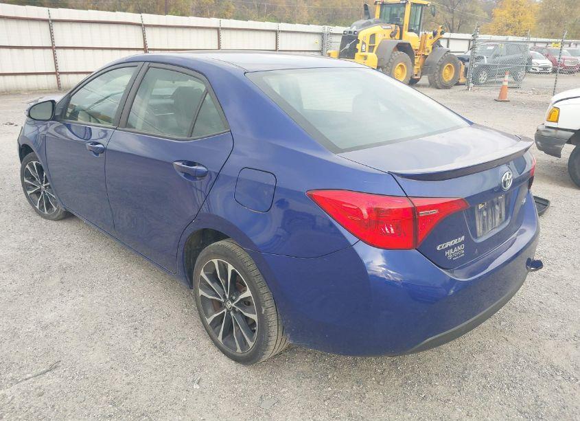 Photo 3 of 2019 Toyota Corolla SE (VIN 5YFBURHE1KP897338)