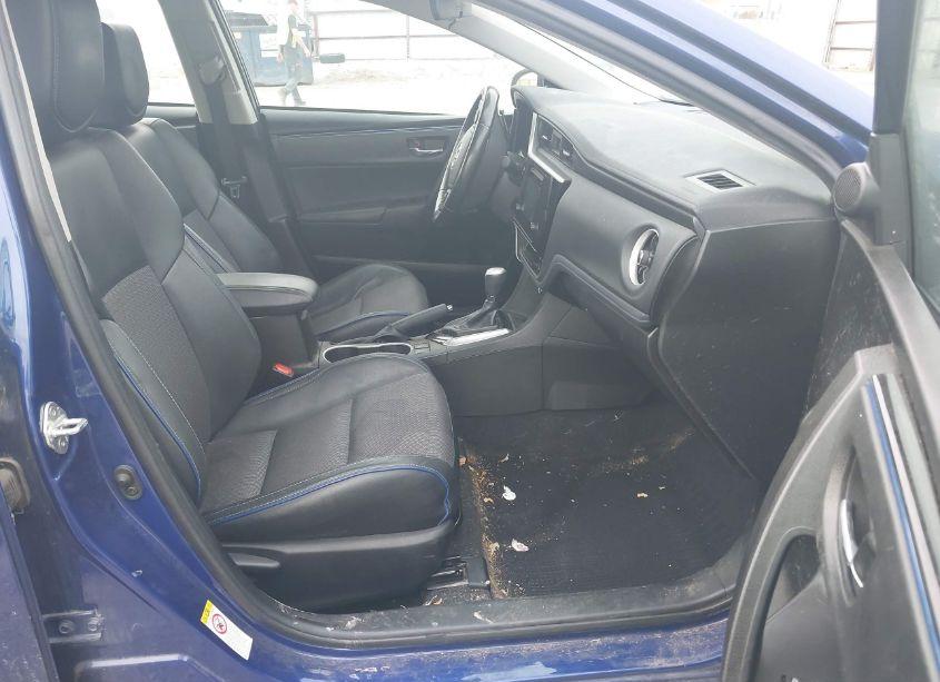 Photo 5 of 2019 Toyota Corolla SE (VIN 5YFBURHE1KP897338)