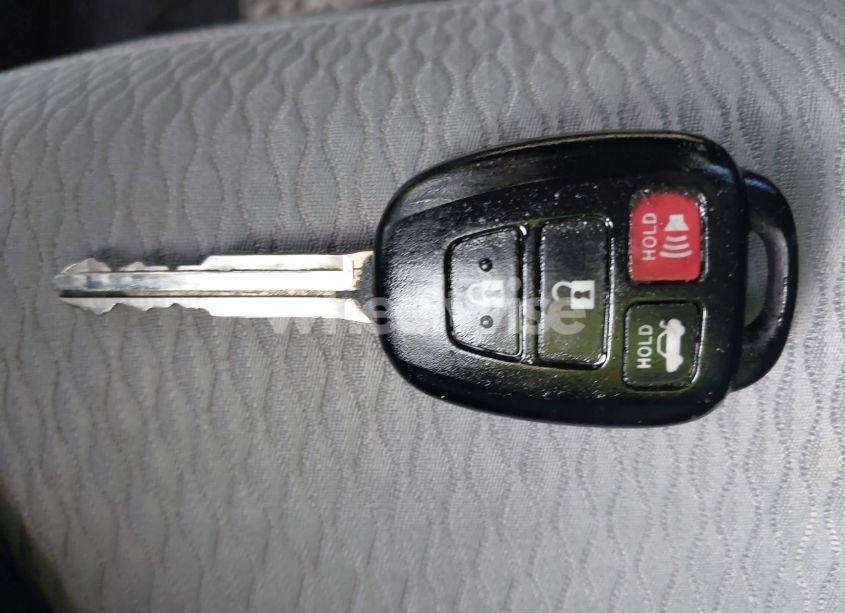 Photo 11 of 2019 Toyota Corolla LE (VIN 5YFBURHE1KP901579)