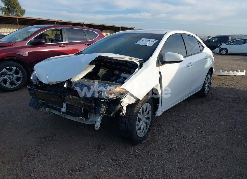 Photo 2 of 2019 Toyota Corolla LE (VIN 5YFBURHE1KP901579)
