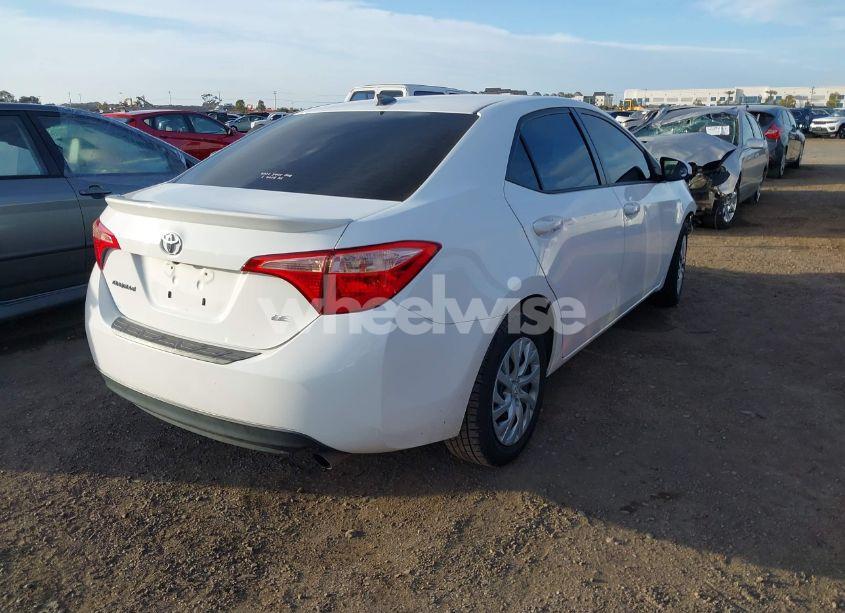 Photo 4 of 2019 Toyota Corolla LE (VIN 5YFBURHE1KP901579)