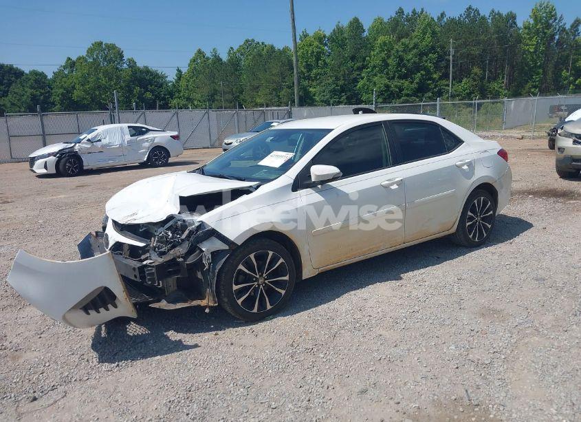 Photo 2 of 2019 Toyota Corolla SE (VIN 5YFBURHE1KP922769)