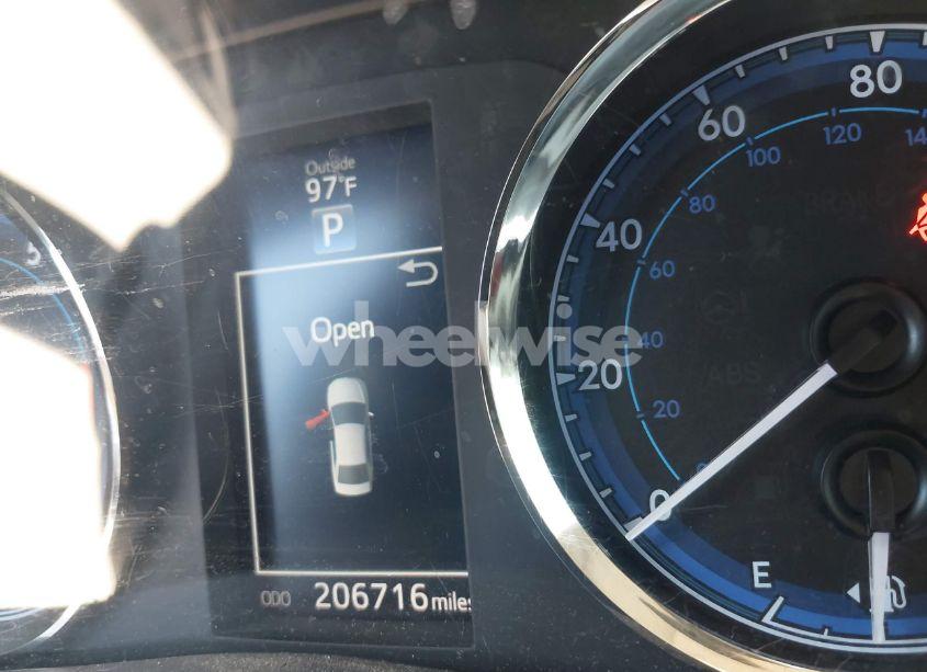 Photo 7 of 2019 Toyota Corolla SE (VIN 5YFBURHE1KP922769)