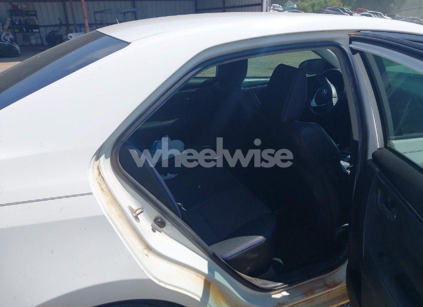 Photo 8 of 2019 Toyota Corolla SE (VIN 5YFBURHE1KP922769)