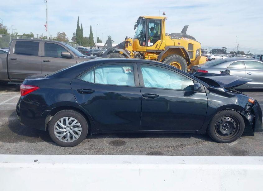 Photo 13 of 2019 Toyota Corolla LE (VIN 5YFBURHE1KP925834)