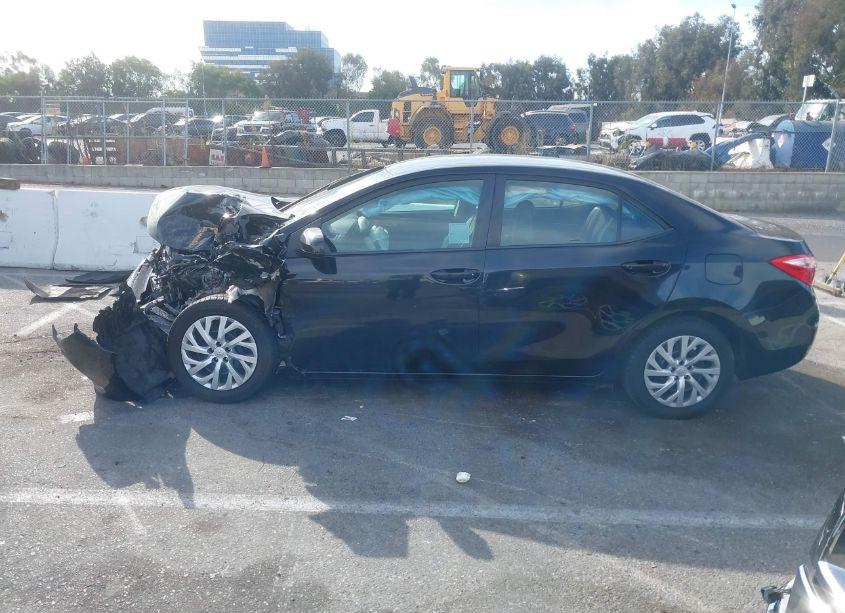 Photo 14 of 2019 Toyota Corolla LE (VIN 5YFBURHE1KP925834)