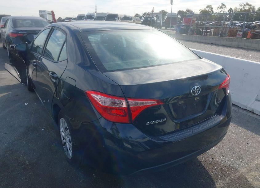 Photo 3 of 2019 Toyota Corolla LE (VIN 5YFBURHE1KP925834)