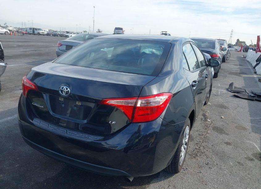 Photo 4 of 2019 Toyota Corolla LE (VIN 5YFBURHE1KP925834)