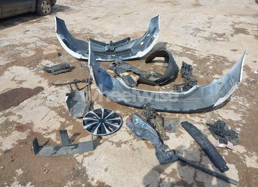 Photo 12 of 2019 Toyota Corolla LE (VIN 5YFBURHE1KP927213)