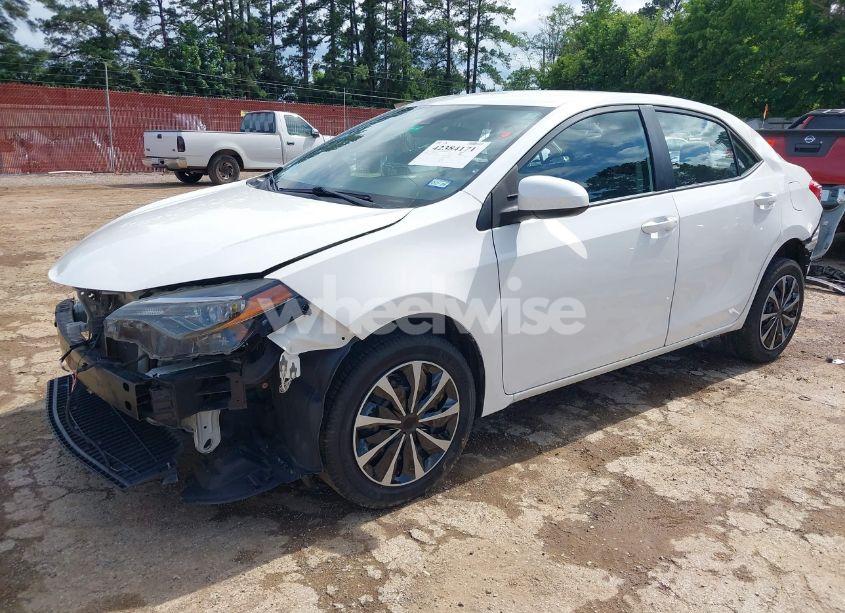 Photo 2 of 2019 Toyota Corolla LE (VIN 5YFBURHE1KP927213)