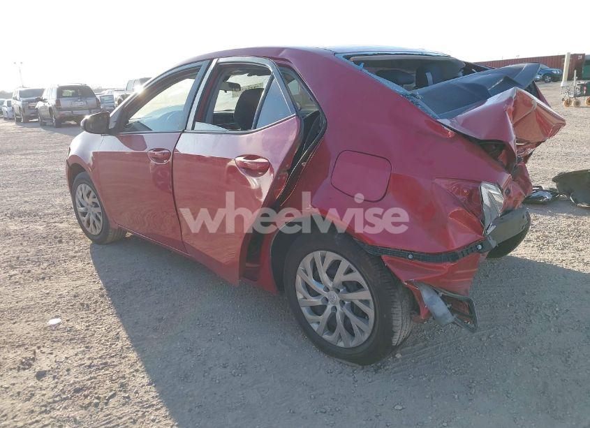 Photo 3 of 2019 Toyota Corolla LE (VIN 5YFBURHE1KP930659)