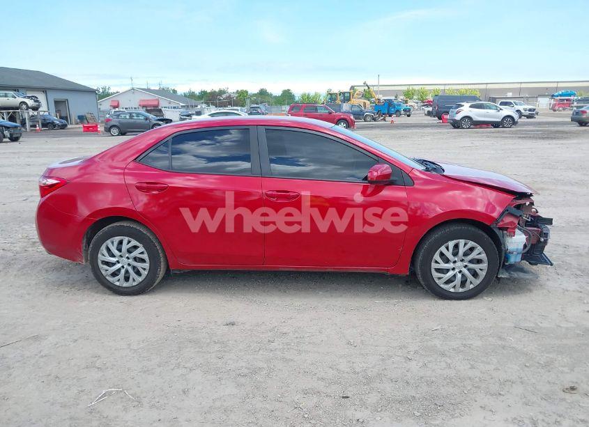 Photo 14 of 2019 Toyota Corolla LE (VIN 5YFBURHE1KP939832)