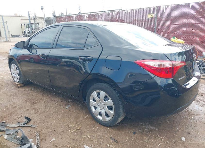 Photo 3 of 2019 Toyota Corolla LE (VIN 5YFBURHE1KP946912)