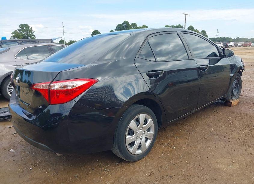 Photo 4 of 2019 Toyota Corolla LE (VIN 5YFBURHE1KP946912)