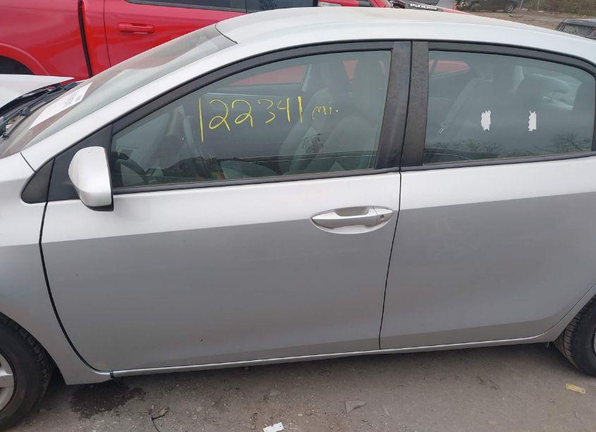 Photo 14 of 2014 Toyota Corolla LE (VIN 5YFBURHE2EP064281)