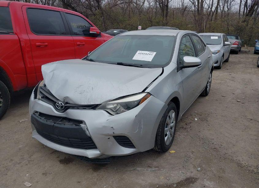 Photo 2 of 2014 Toyota Corolla LE (VIN 5YFBURHE2EP064281)
