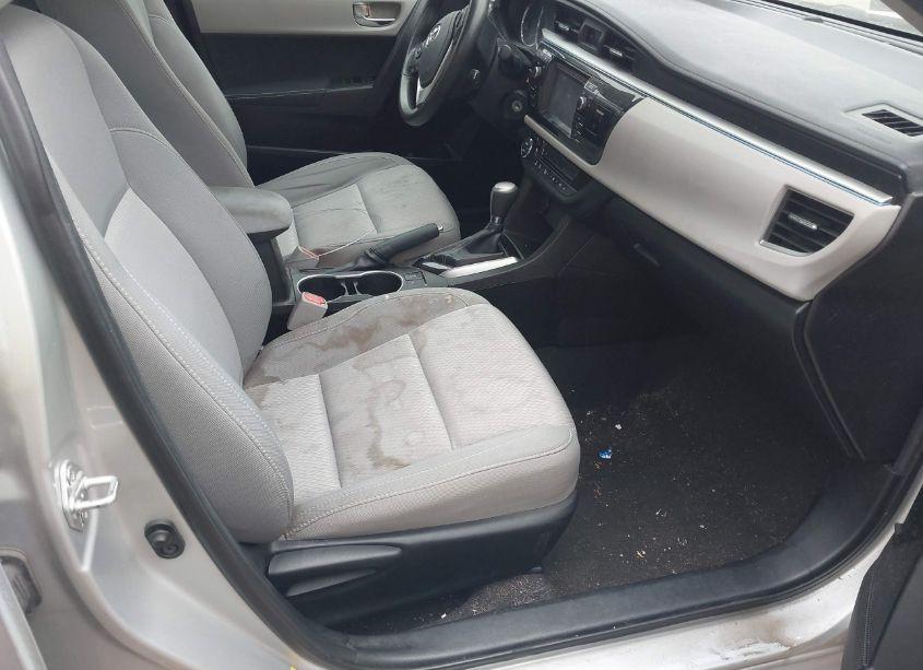 Photo 5 of 2014 Toyota Corolla LE (VIN 5YFBURHE2EP064281)