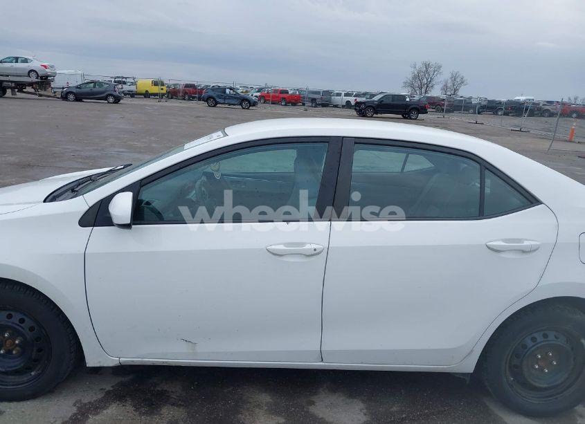 Photo 14 of 2014 Toyota Corolla LE (VIN 5YFBURHE2EP088810)