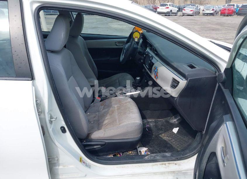 Photo 5 of 2014 Toyota Corolla LE (VIN 5YFBURHE2EP088810)