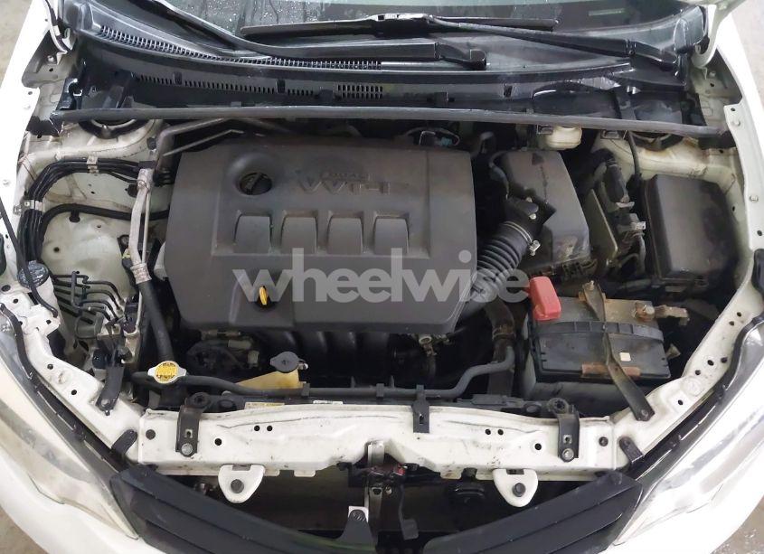 Photo 10 of 2014 Toyota Corolla LE (VIN 5YFBURHE2EP091142)