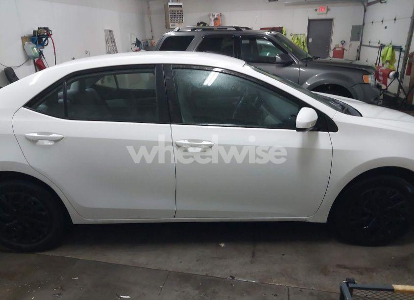 Photo 13 of 2014 Toyota Corolla LE (VIN 5YFBURHE2EP091142)