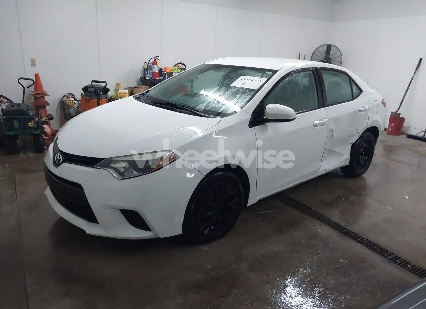 Photo 2 of 2014 Toyota Corolla LE (VIN 5YFBURHE2EP091142)