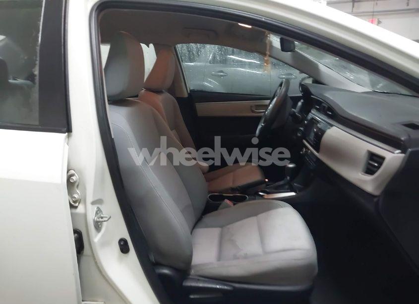 Photo 5 of 2014 Toyota Corolla LE (VIN 5YFBURHE2EP091142)