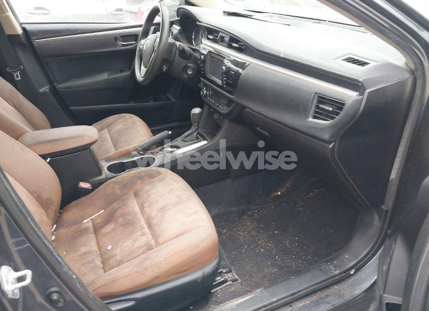 Photo 5 of 2014 Toyota Corolla LE (VIN 5YFBURHE2EP108425)