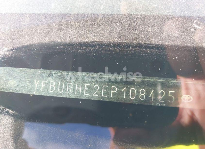 Photo 9 of 2014 Toyota Corolla LE (VIN 5YFBURHE2EP108425)