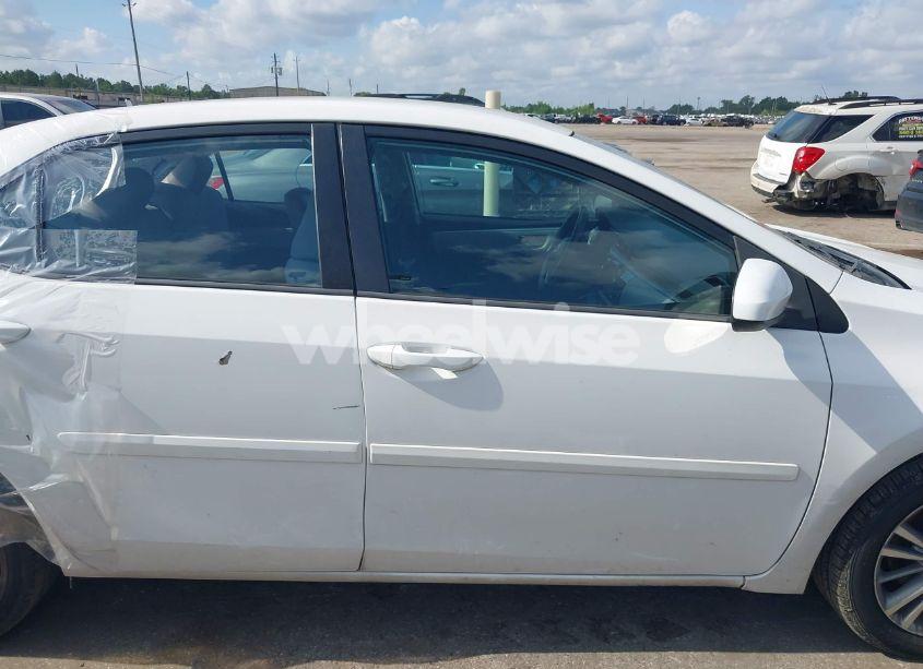 Photo 14 of 2015 Toyota Corolla LE PLUS (VIN 5YFBURHE2FP196409)