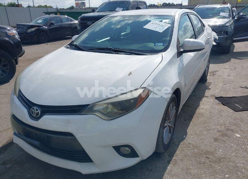 Photo 2 of 2015 Toyota Corolla LE PLUS (VIN 5YFBURHE2FP196409)