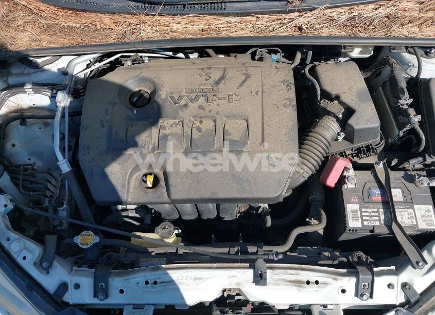 Photo 10 of 2015 Toyota Corolla LE (VIN 5YFBURHE2FP257824)