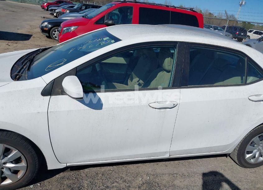Photo 14 of 2015 Toyota Corolla LE (VIN 5YFBURHE2FP257824)