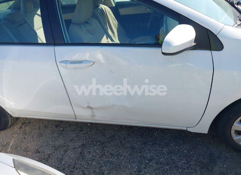 Photo 6 of 2015 Toyota Corolla LE (VIN 5YFBURHE2FP257824)