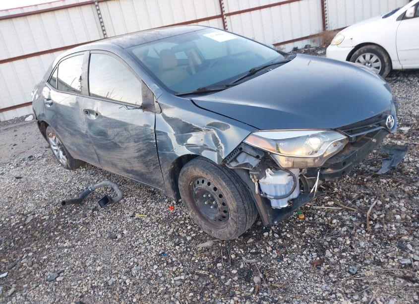 2015 Toyota Corolla LE (VIN 5YFBURHE2FP264238) main photo