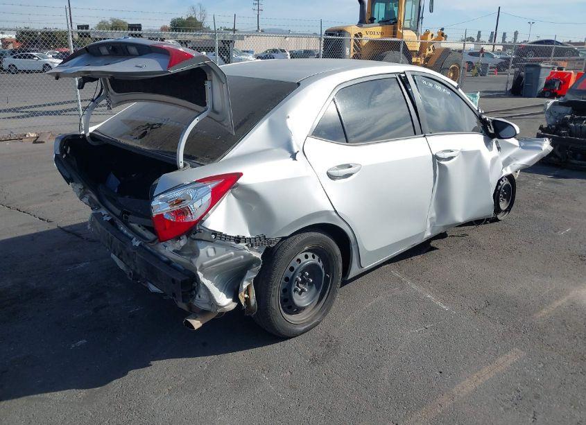 Photo 4 of 2015 Toyota Corolla LE (VIN 5YFBURHE2FP276096)