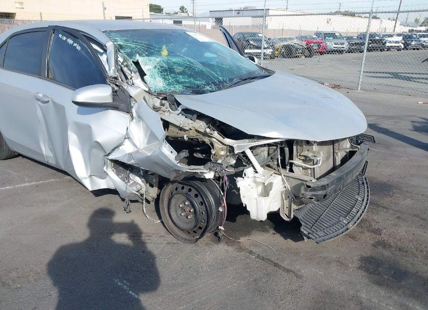 Photo 6 of 2015 Toyota Corolla LE (VIN 5YFBURHE2FP276096)