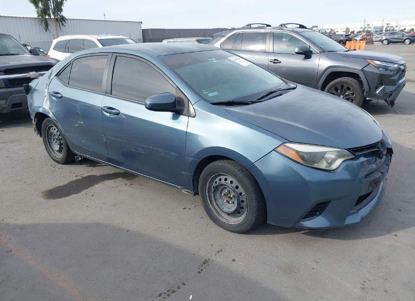 2015 Toyota Corolla LE (VIN 5YFBURHE2FP284781) main photo