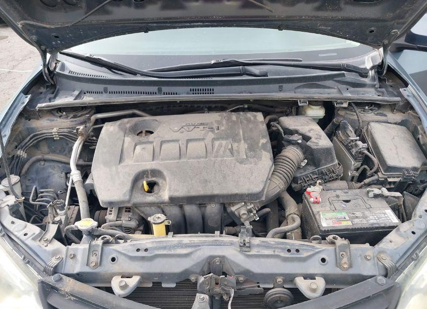 Photo 10 of 2015 Toyota Corolla LE (VIN 5YFBURHE2FP284781)