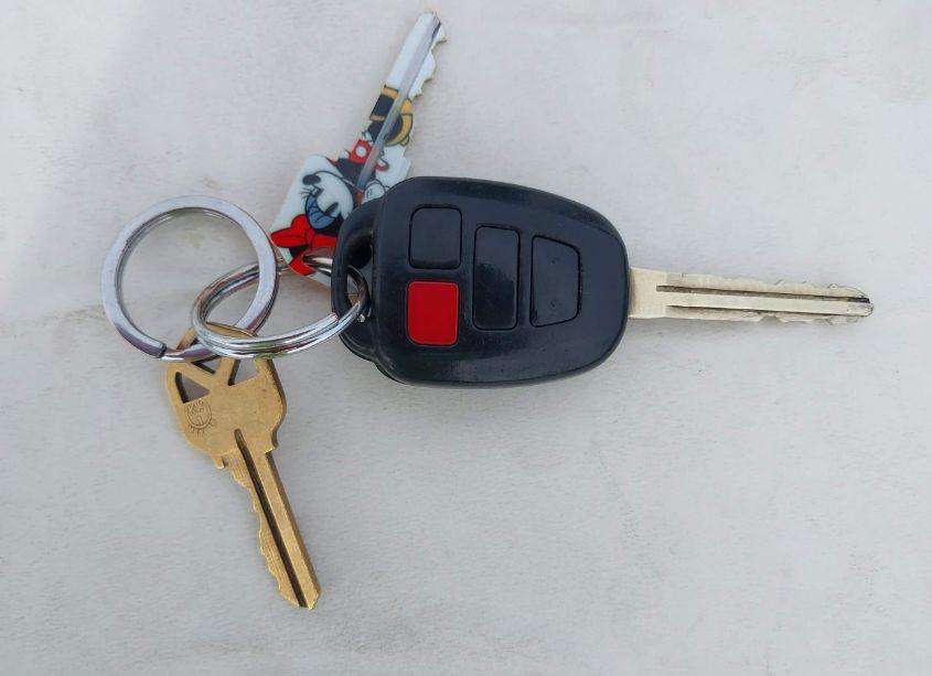 Photo 11 of 2015 Toyota Corolla LE (VIN 5YFBURHE2FP284781)