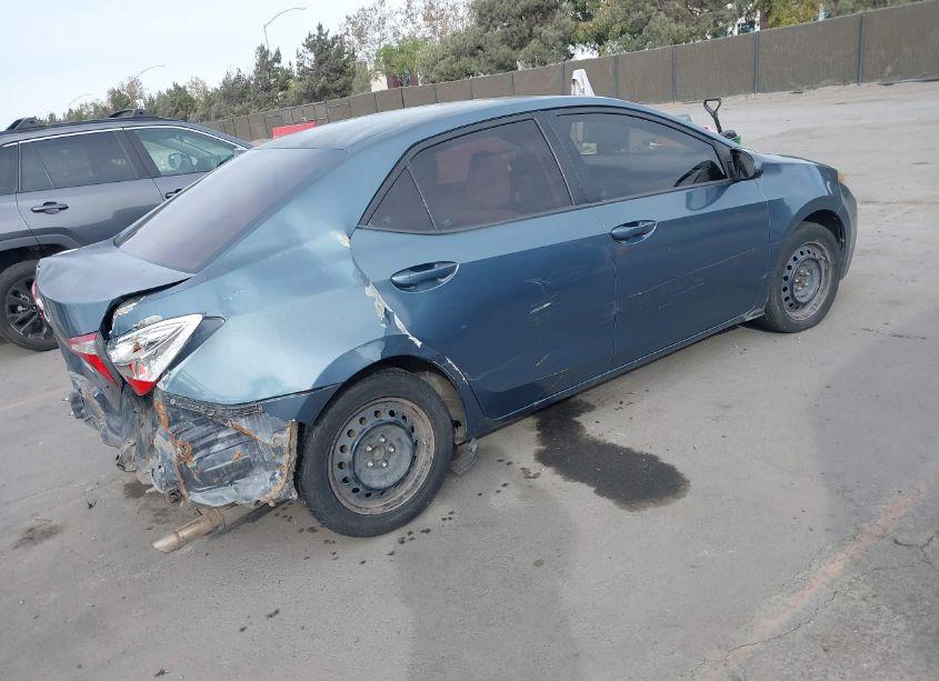 Photo 4 of 2015 Toyota Corolla LE (VIN 5YFBURHE2FP284781)