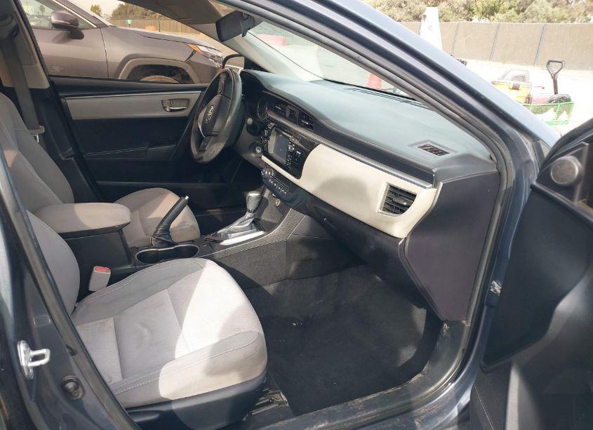 Photo 5 of 2015 Toyota Corolla LE (VIN 5YFBURHE2FP284781)