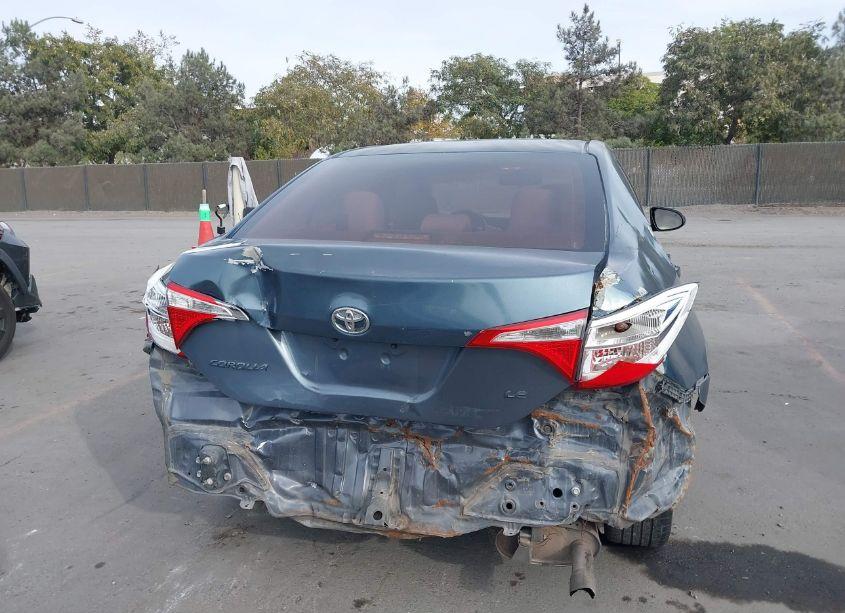 Photo 6 of 2015 Toyota Corolla LE (VIN 5YFBURHE2FP284781)