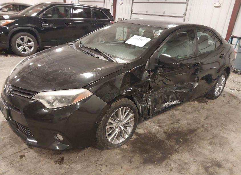 Photo 2 of 2015 Toyota Corolla LE PLUS (VIN 5YFBURHE2FP309095)